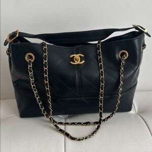 BRAND NEW Fashion Lux Shoulder Bag 12”Lx9”Hx5”D approximately size